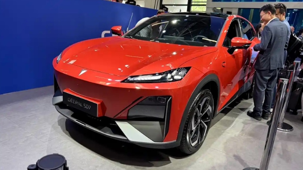 Deepal S07 Crossover на передней части Munich IAA Mobility 2025