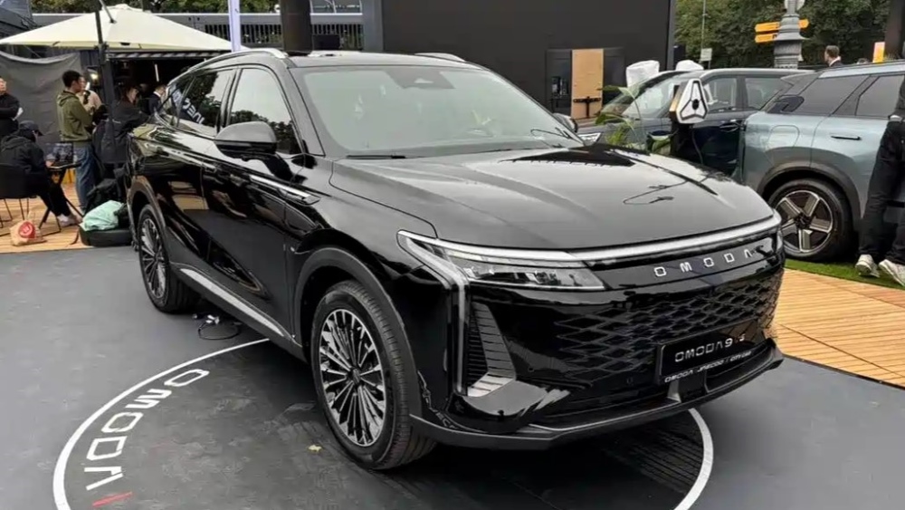 Кроссовер Omoda 9 SHS на передней части Мюнхенской IAA Mobility 2025
