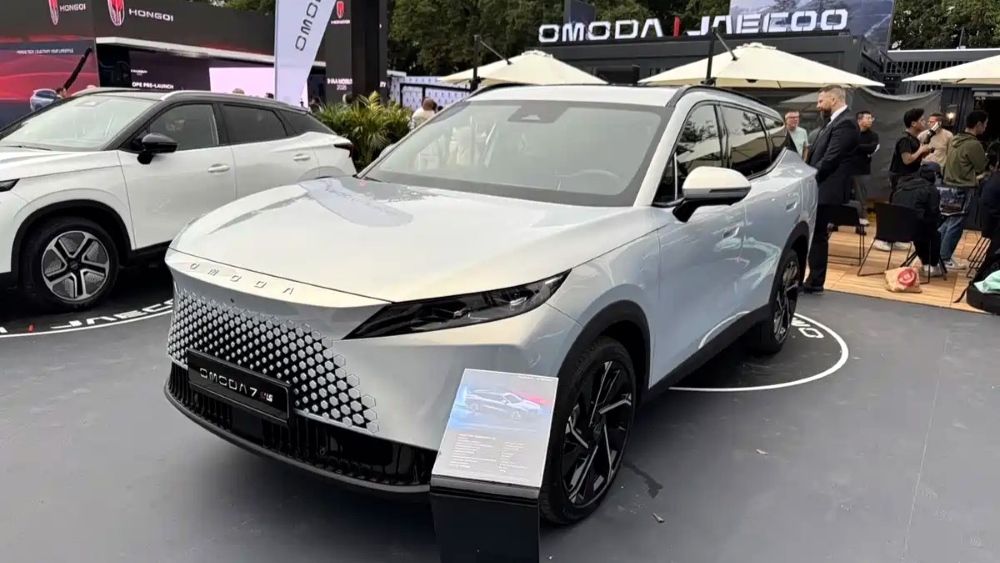 Omoda 7 SHS Crossover на передней части Munich IAA Mobility 2025