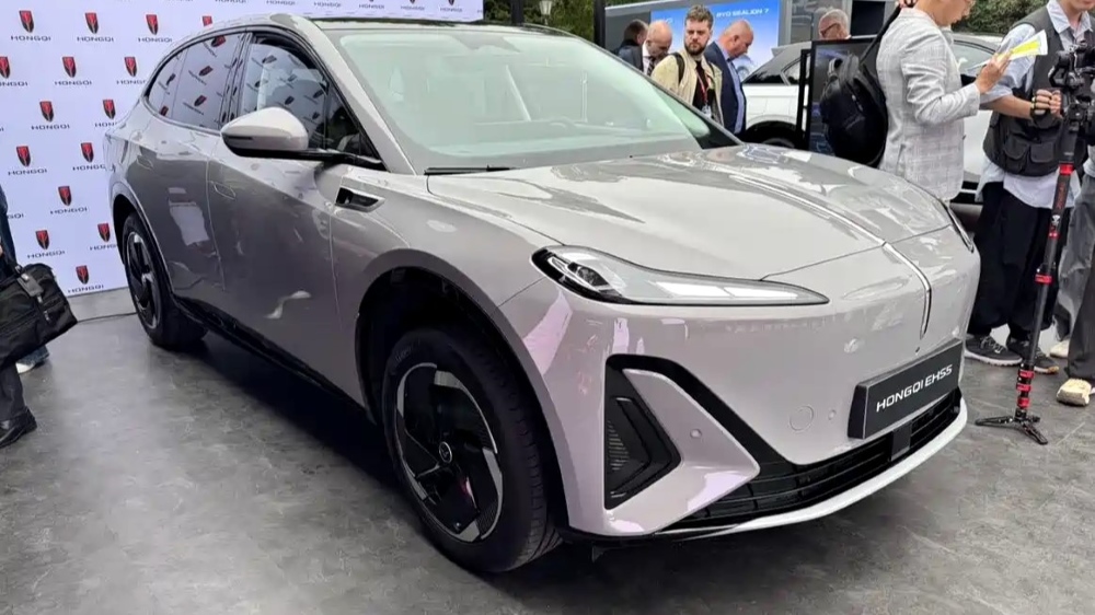 Hongqi ehs5 Tiangong 06 кроссовер на передней части Мюнхена IAA Mobility 2025