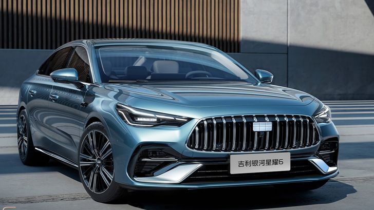 Гили продемонстрировал новый седан с «злым» дизайном, которого нет в России