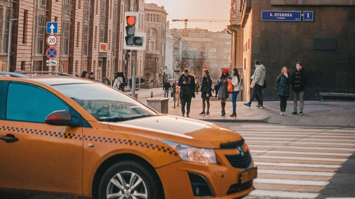 Операция в такси ест цену машины: за три года автомобиль теряет более половины Операция в такси ест цену машины: за три года автомобиль теряет более половины