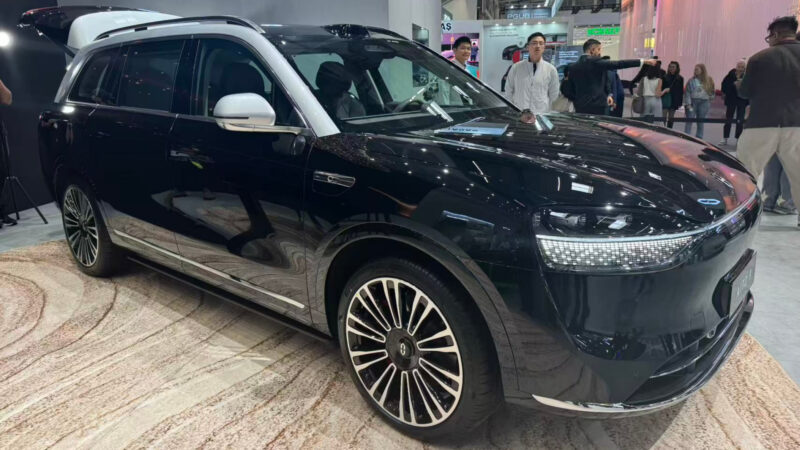 В Китае три кроссовера AITO от Huawei дебютировали на выставке IAA Mobility в Мюнхене