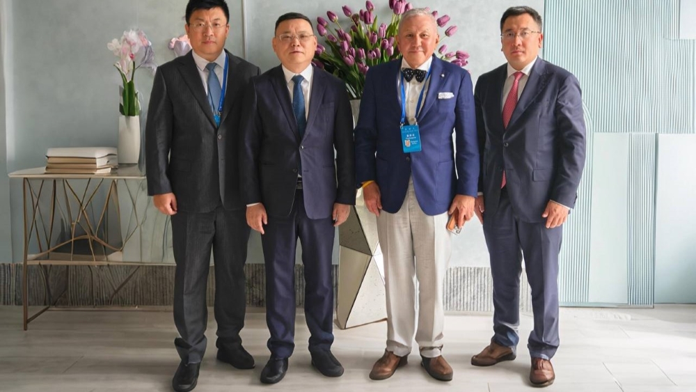 Лидеры BYD и Astana Motors на встрече в Китае Нурлан Смагулов