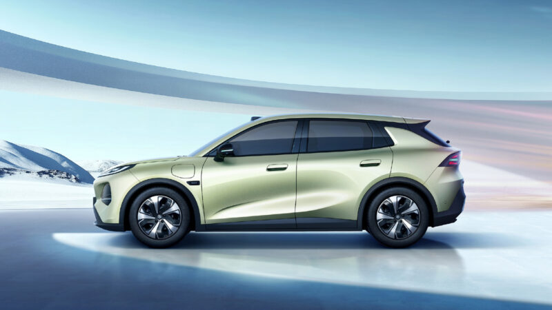 В Китае показали интерьер электрического внедорожника New Changan Nevo Q05 как конкурента Atto 3