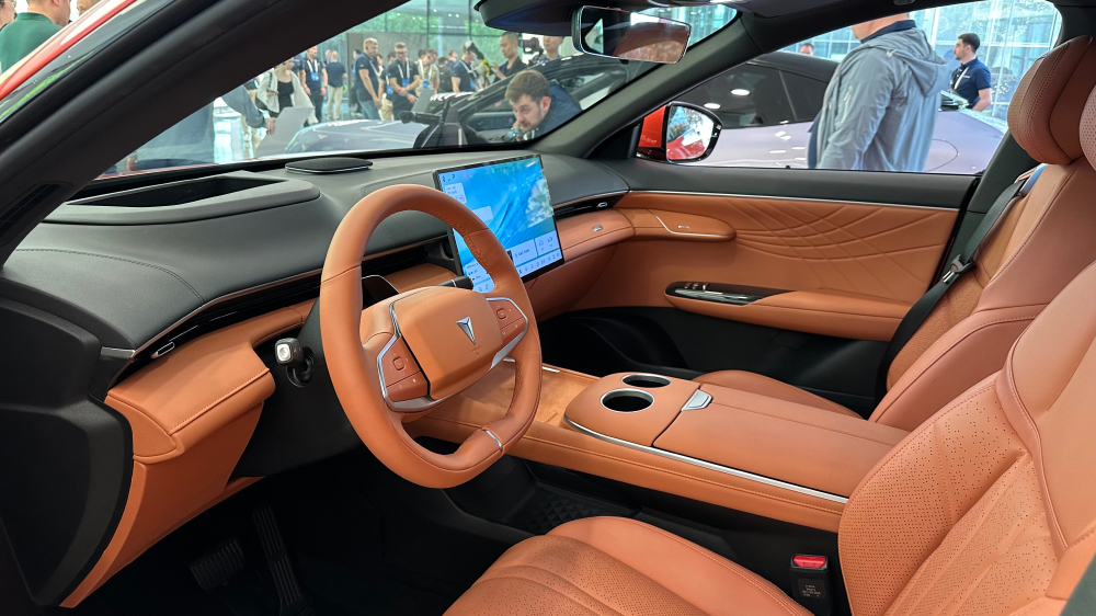 deepal s07 кроссовер салон оранжевый