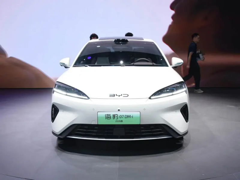 В Китае BYD представила модель Seal 07 DM-i 2026 года с системой God’s Eye B спустя месяц после релиза.