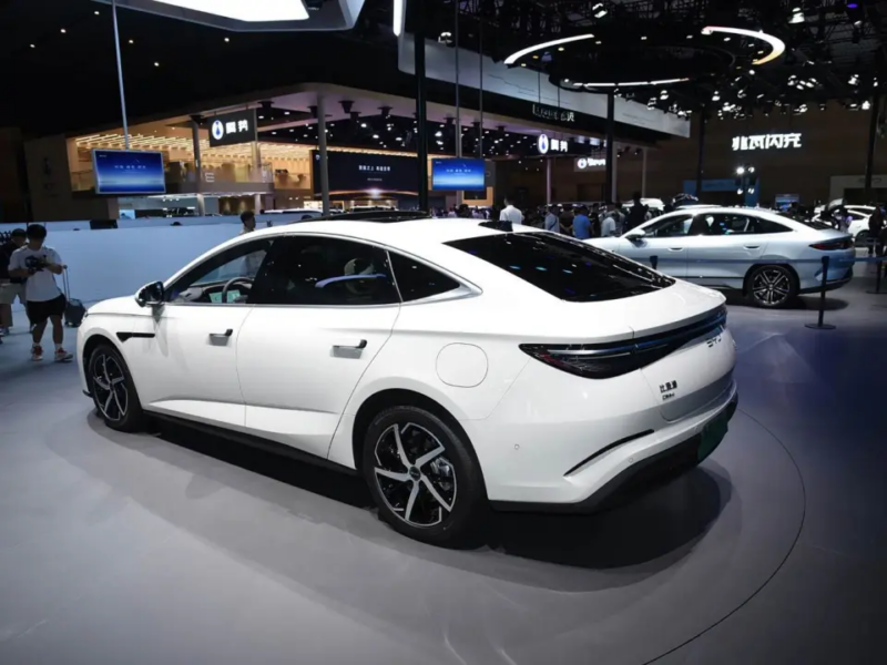 В Китае BYD представила модель Seal 07 DM-i 2026 года с системой God’s Eye B спустя месяц после релиза.