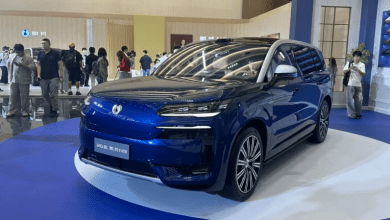 В Китае представлен гибридный SUV Denza N9 с запасом хода длиной 5,26 метра и стартовой ценой от 54 200 долларов. В Китае представлен гибридный SUV Denza N9 с запасом хода длиной 5,26 метра и стартовой ценой от 54 200 долларов.