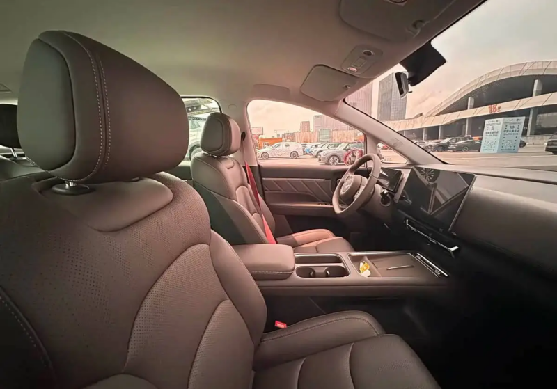 В Китае начаты предварительные заказы на новый минивэн SAIC-GM-Wuling Starlight 730