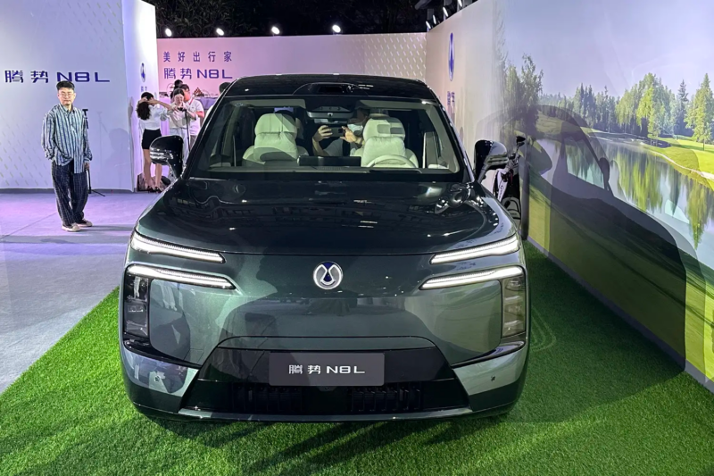 В Китае начался предзаказ на Denza N8L от BYD мощностью 762 л.с., цена стартует от 44 500 долларов США.