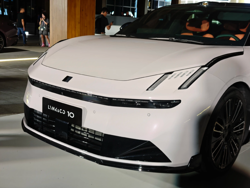 В Китае представлен седан Lynk & Co 10 EM-P мощностью 523 л.с. с ценой от 22 800 долларов.