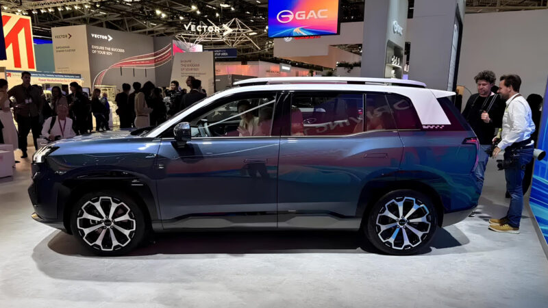 Продажи китайского электрического кроссовера GAC Aion V Electric Sup стартовали в Европе по цене от 210