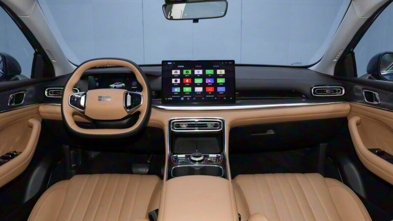 В Китае начались предварительные продажи гибридного седана Geely Galaxy Starshine 6 по цене от 12 025 долларов США, который является конкурентом BYD Seal 06.