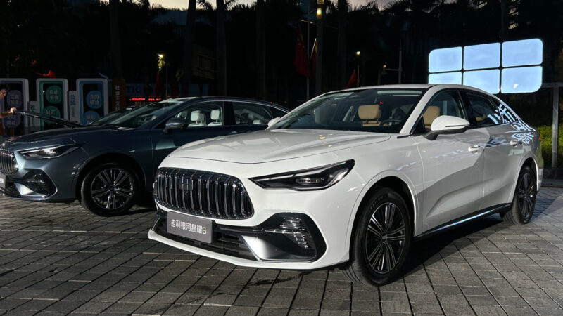 В Китае начались предварительные продажи гибридного седана Geely Galaxy Starshine 6 по цене от 12 025 долларов США, который является конкурентом BYD Seal 06.