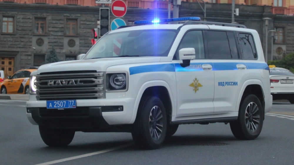 Новое поколение нового поколения в полиции на стороне фронта.