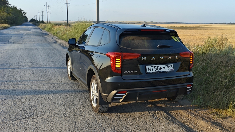 Haval Jolion Crossover Trubin сзади