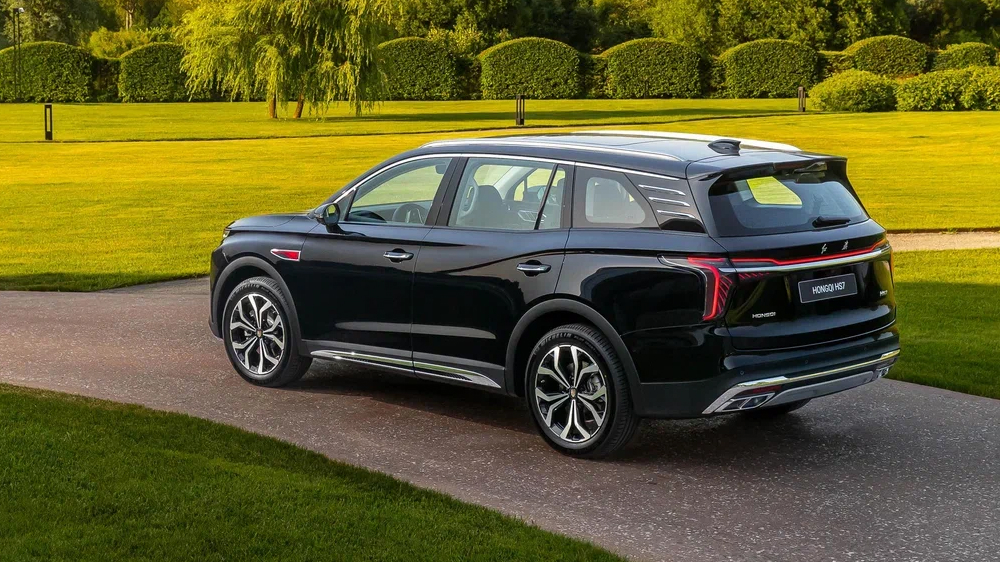 Кроссовер Hongqi HS7 на задней части цен на конфигурацию бензина в России