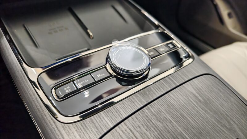 В Китае представлен Geely Galaxy Starshine 8 PHEV: знакомый дизайн E8 в гибридном исполнении с увеличенным запасом хода