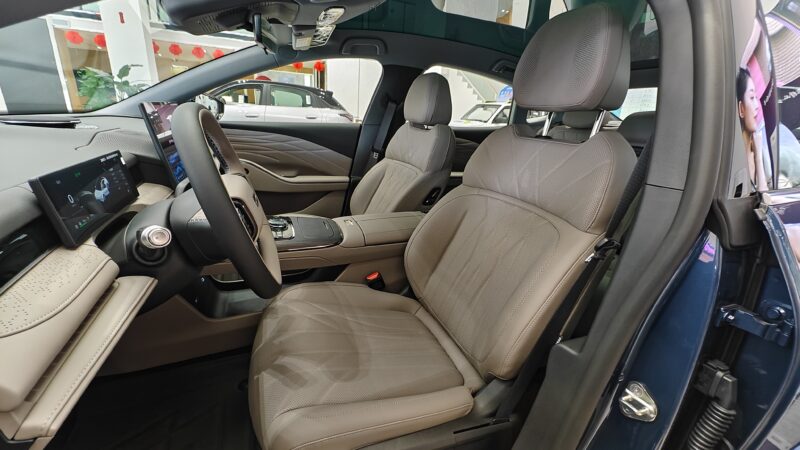 В Китае представлен Geely Galaxy Starshine 8 PHEV: знакомый дизайн E8 в гибридном исполнении с увеличенным запасом хода