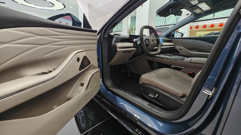 В Китае представлен Geely Galaxy Starshine 8 PHEV: знакомый дизайн E8 в гибридном исполнении с увеличенным запасом хода