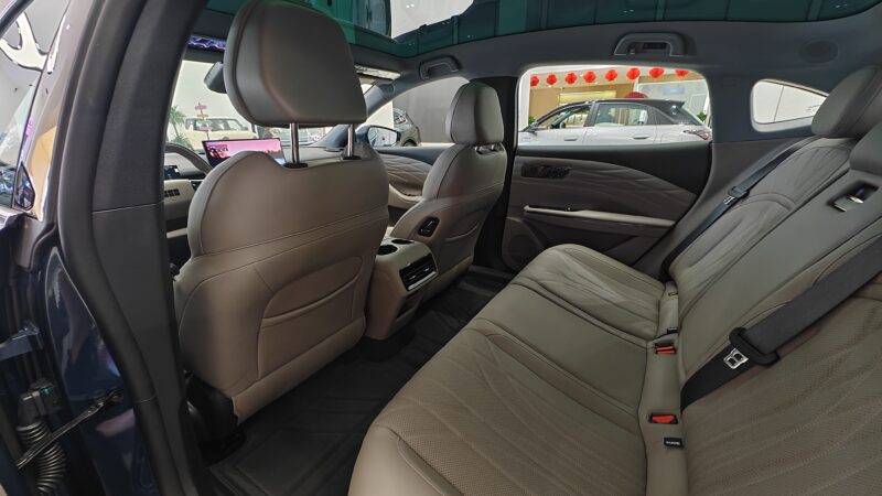 В Китае представлен Geely Galaxy Starshine 8 PHEV: знакомый дизайн E8 в гибридном исполнении с увеличенным запасом хода