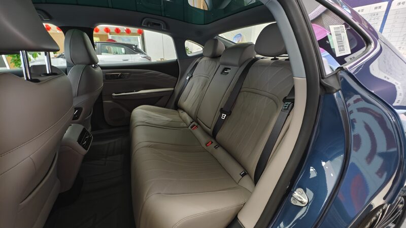 В Китае представлен Geely Galaxy Starshine 8 PHEV: знакомый дизайн E8 в гибридном исполнении с увеличенным запасом хода