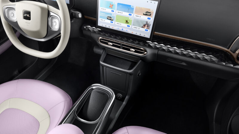 В Китае замечен обновленный электрический хэтчбек JAC E30X