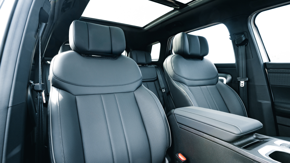 Специальная версия Jaecoo J7 Limited Edition Start Sale Black Salon