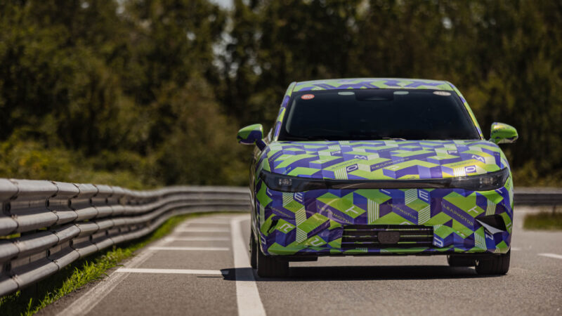 В Китае появились фотографии нового Leapmotor Lafa 5 от Stellantis, конкурента Volkswagen Id.3