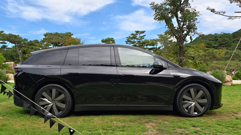 В Китае запущен электрический кроссовер Li Auto i6 стоимостью 35 010 долларов США.