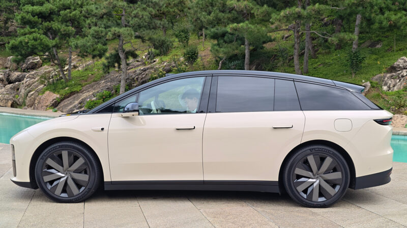 В Китае запущен электрический кроссовер Li Auto i6 стоимостью 35 010 долларов США.