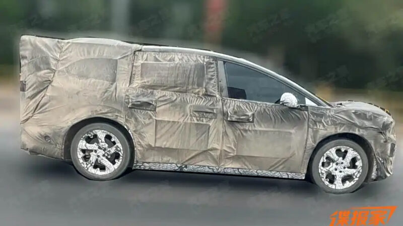 В Китае в преддверии дебюта замечен кроссовер Li Auto i9