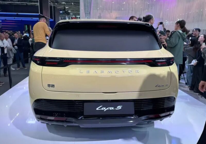 В Китае дебютирует компактный электрокар Leapmotor Lafa 5 на Munich Show 2025 года.