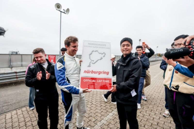 В Китае гиперкар BYD Yangwang U9 Xtreme установил рекорд Нюрбургринга среди серийных электромобилей.