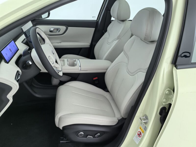 В Китае начались предпродажи Changan Nevo Q05 EV с запасом хода 506 км.
