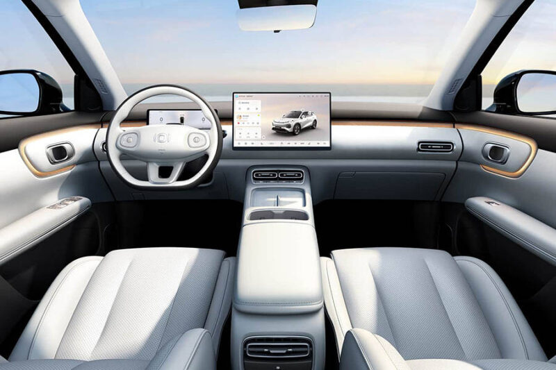В Китае начались предпродажи Changan Nevo Q05 EV с запасом хода 506 км.