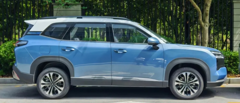 Wuling Starlight 560: Замечен новый SUV с бензиновым, гибридным и чисто электрическим приводом.
