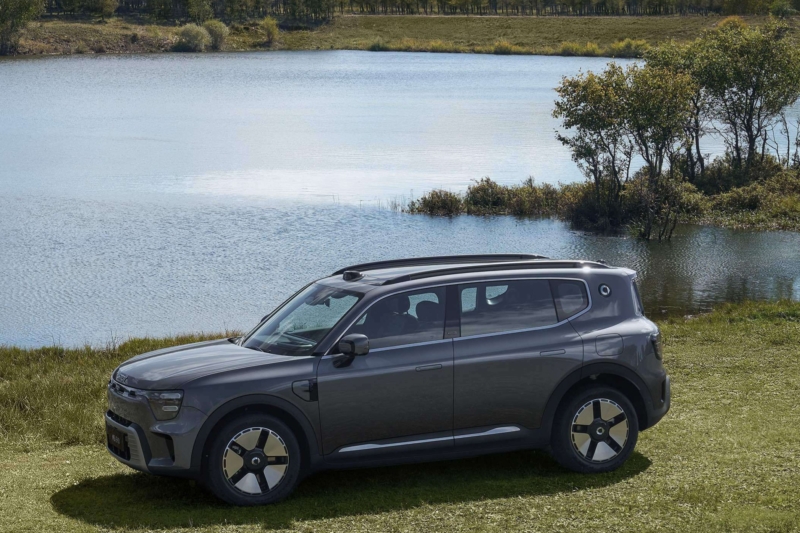 В Китае стартовали продажи Smart #5 EHD с гибридом Geely NordThor и батареей CATL от 26 700 долларов.