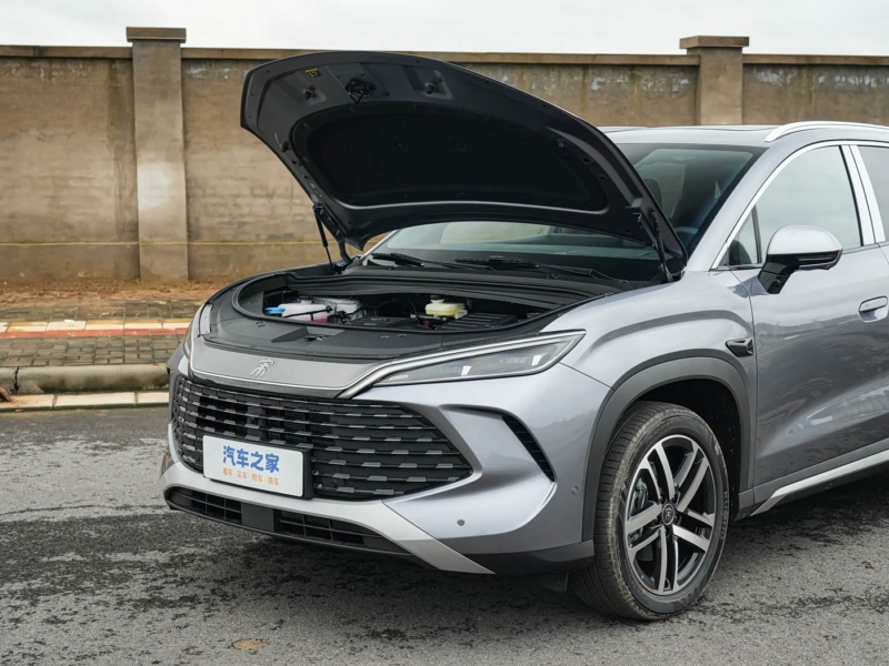 В Китае дебютировал BYD Song L DM-i с запасом хода 200 км и улучшенной безопасностью.