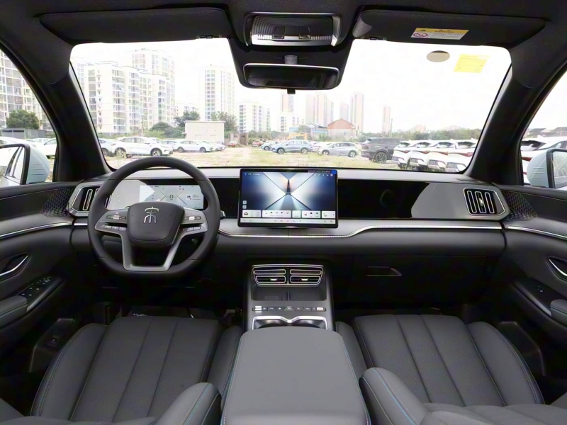 В Китае представлен новый BYD Song Pro DM-i с расходом 3.2 л/100 км и запасом хода 133 км.