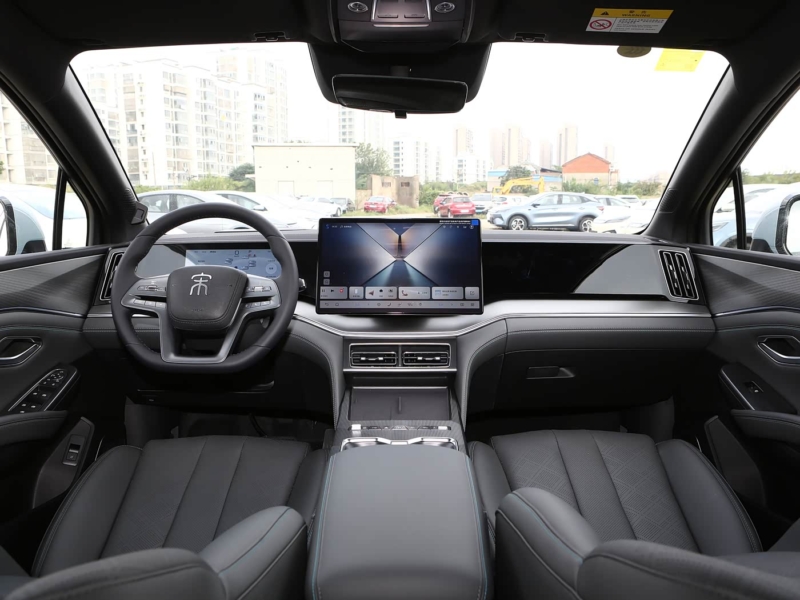 В Китае дебютировал BYD Song L DM-i с запасом хода 200 км и улучшенной безопасностью.