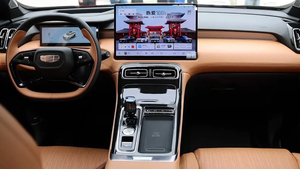 новый Geely Atlas 2025 салон интерьер