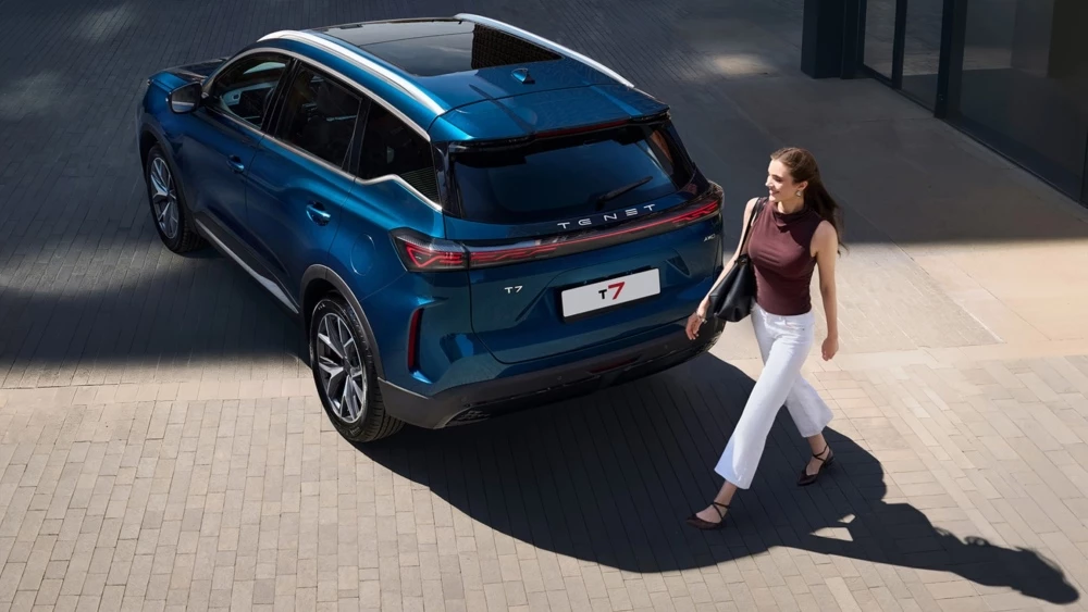 кроссовер tenet t7 сбоку сзади