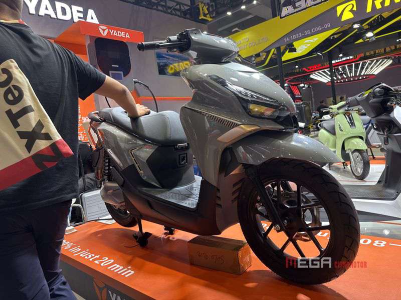 Electric Scooters & E-Bikes & E-Kick Scooters at the 138th Canton Fair Chinese E scooters at the 138th Canton Fair China E vehicle Industry YADEA MGEA CHINA MOTOR. 04