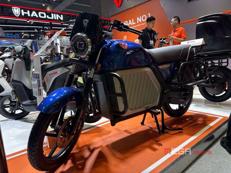 Electric Scooters & E-Bikes & E-Kick Scooters at the 138th Canton Fair Chinese E scooters at the 138th Canton Fair China E vehicle Industry YADEA MGEA CHINA MOTOR. 05