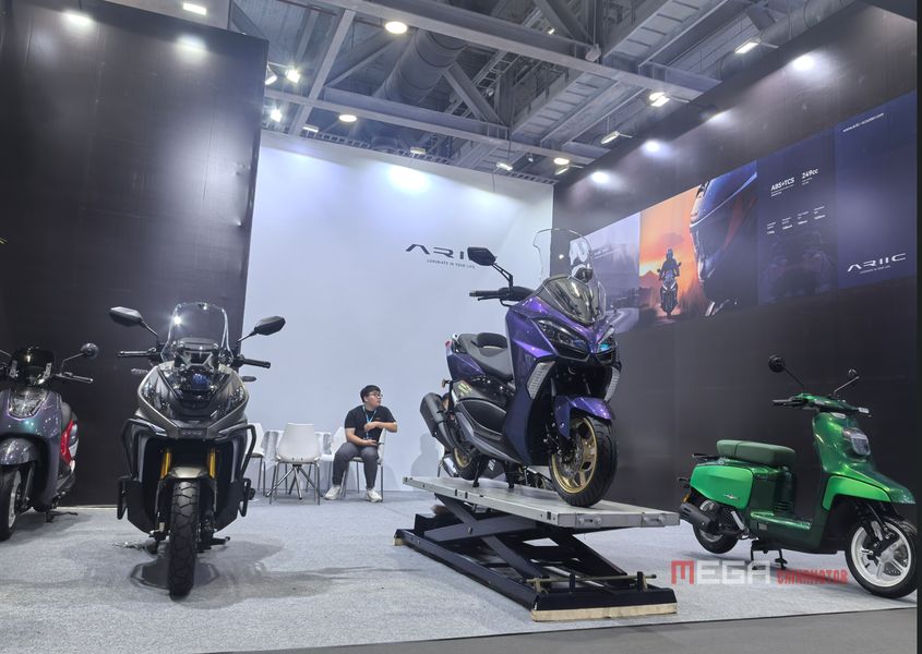 Chinese Scooters at the 138th Canton Fair Chinese Scooter at the 138th canton fair ariic megachinamotor 02