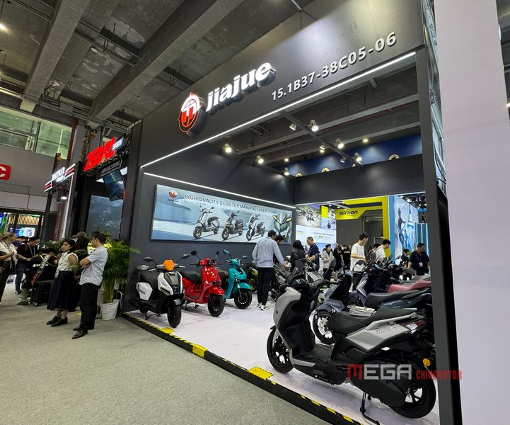 Chinese Scooters at the 138th Canton Fair Chinese Scooter at the 138th canton fair jiajue mega chinamotor