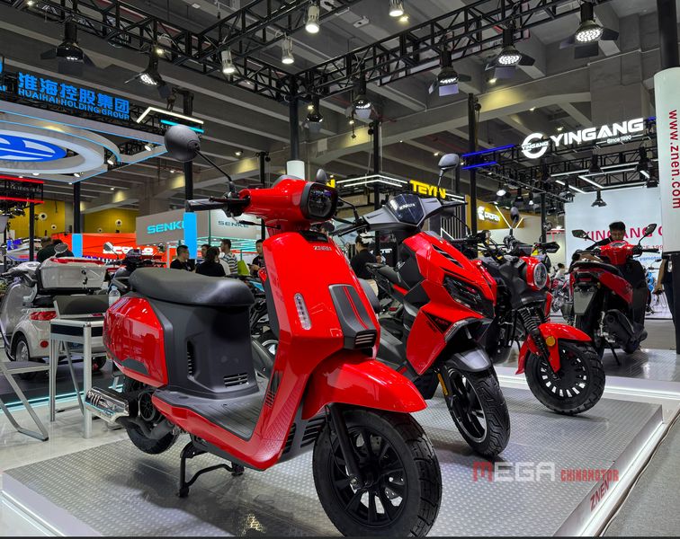 Chinese Scooters at the 138th Canton Fair Chinese Scooter at the 138th canton fair znen megachinamotor 06