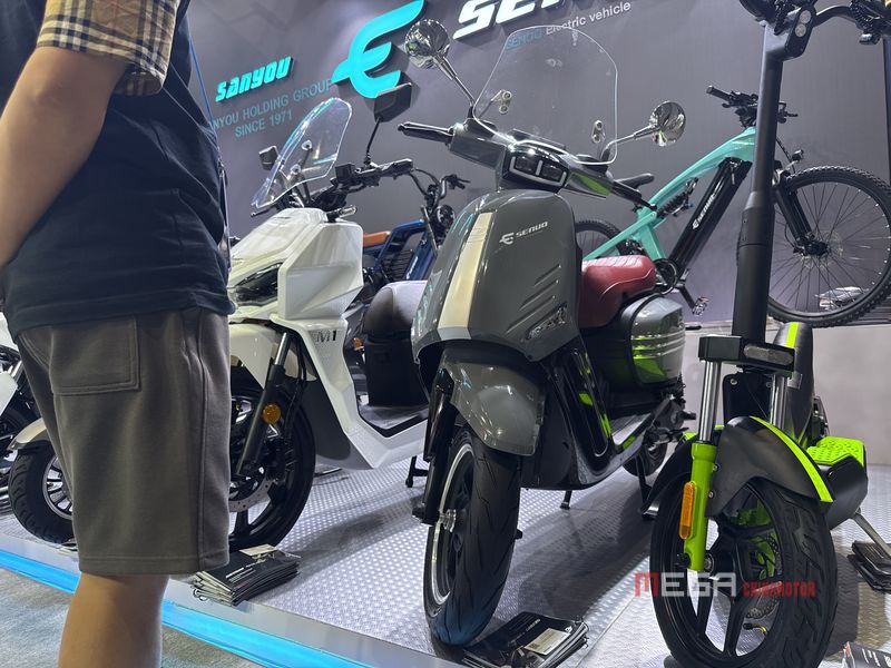 Electric Scooters & E-Bikes & E-Kick Scooters at the 138th Canton Fair Electric Scooters E Bikes E Kick Scooters at the 138th Canton Fair senuo megachinamotor 03